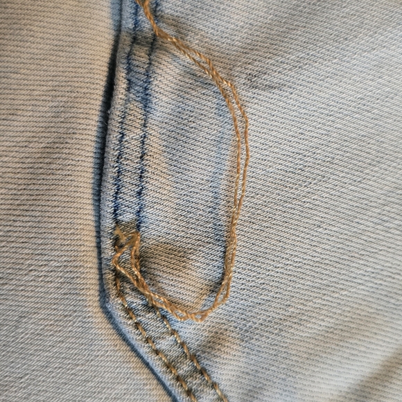 Universal Thread Light Blue Jeans - Picture 10 of 10